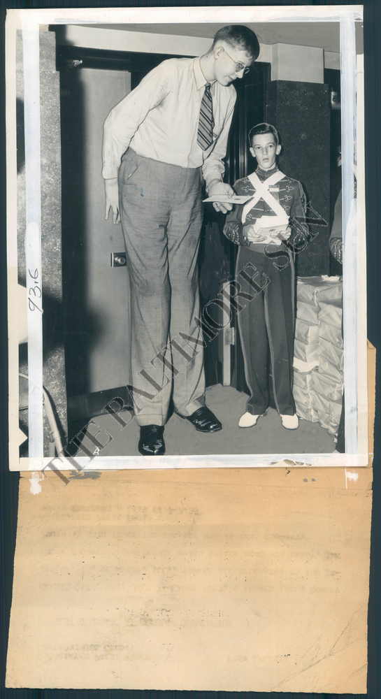 Bs Photo Bnm-177 Robert Pershing Wadlow World's Tallest Man 