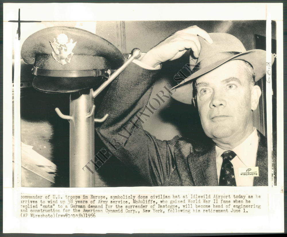 BS PHOTO hce-524 Anthony C McAuliffe General